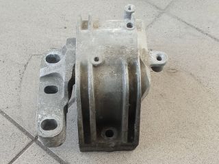 bontott VW GOLF V Motor Tartó Bak (Pozíciófüggetlen)