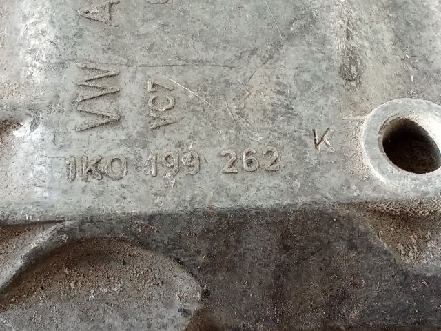 bontott VW GOLF V Motor Tartó Bak (Pozíciófüggetlen)