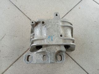 bontott VW GOLF V Motor Tartó Bak (Pozíciófüggetlen)