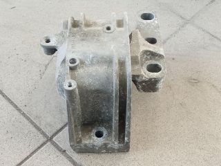 bontott VW GOLF V Motor Tartó Bak (Pozíciófüggetlen)
