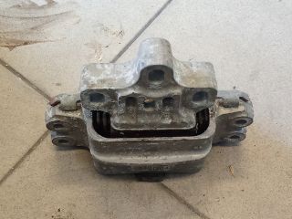bontott VW GOLF V Motor Tartó Bak (Pozíciófüggetlen)