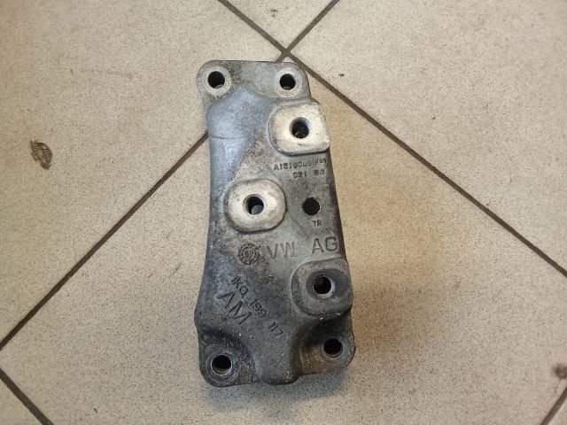 bontott VW GOLF V Motor Tartó Bak (Pozíciófüggetlen)