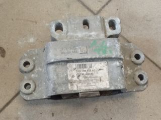 bontott VW GOLF V Motor Tartó Bak (Pozíciófüggetlen)