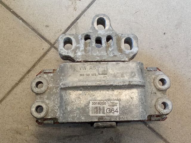 bontott VW GOLF V Motor Tartó Bak (Pozíciófüggetlen)