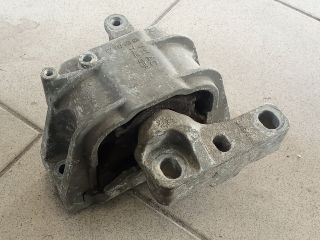 bontott VW GOLF V Motor Tartó Bak (Pozíciófüggetlen)