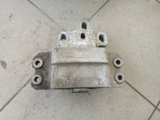 bontott VW GOLF V Motor Tartó Bak (Pozíciófüggetlen)