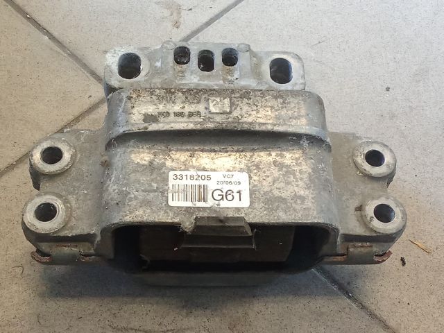 bontott VW GOLF V Motor Tartó Bak (Pozíciófüggetlen)