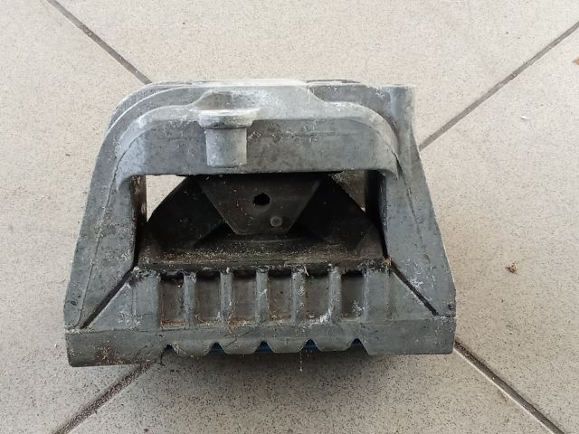 bontott VW GOLF V Motor Tartó Bak (Pozíciófüggetlen)