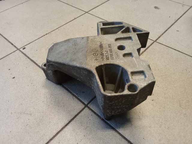 bontott VW GOLF V Motor Tartó Bak (Pozíciófüggetlen)