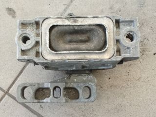 bontott VW GOLF V Motor Tartó Bak (Pozíciófüggetlen)