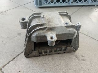 bontott VW GOLF V Motor Tartó Bak (Pozíciófüggetlen)