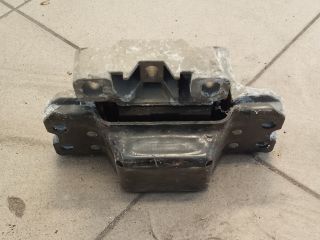 bontott VW GOLF V Motor Tartó Bak (Pozíciófüggetlen)