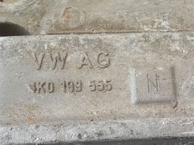 bontott VW GOLF V Motor Tartó Bak (Pozíciófüggetlen)