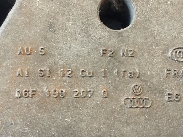 bontott VW GOLF V Motor Tartó Bak (Pozíciófüggetlen)