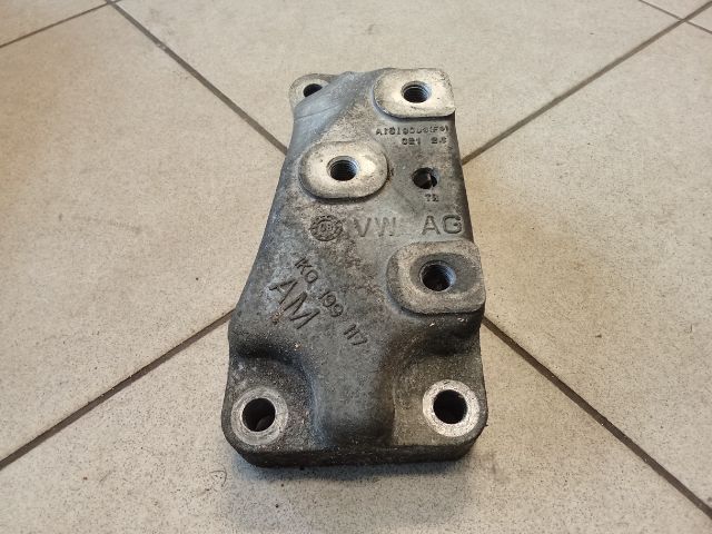 bontott VW GOLF V Motor Tartó Bak (Pozíciófüggetlen)