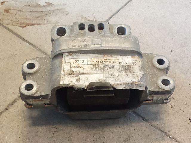 bontott VW GOLF V Motor Tartó Bak (Pozíciófüggetlen)