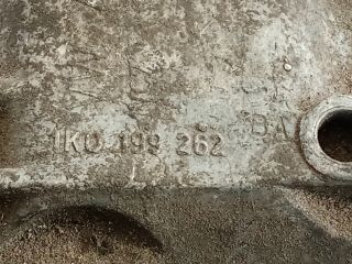 bontott VW GOLF V Motor Tartó Bak (Pozíciófüggetlen)