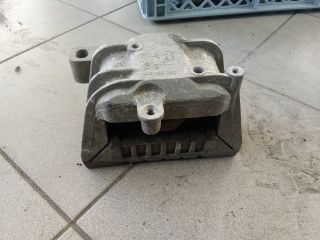 bontott VW GOLF V Motor Tartó Bak (Pozíciófüggetlen)