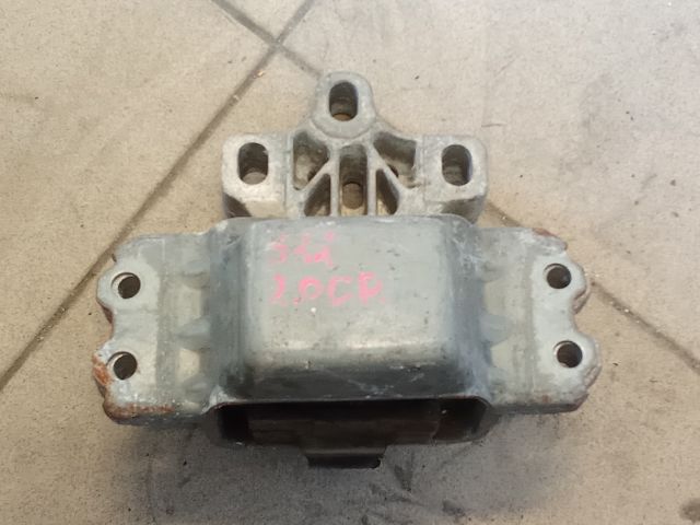 bontott VW GOLF V Motor Tartó Bak (Pozíciófüggetlen)