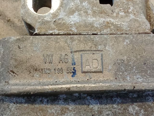 bontott VW GOLF V Motor Tartó Bak (Pozíciófüggetlen)