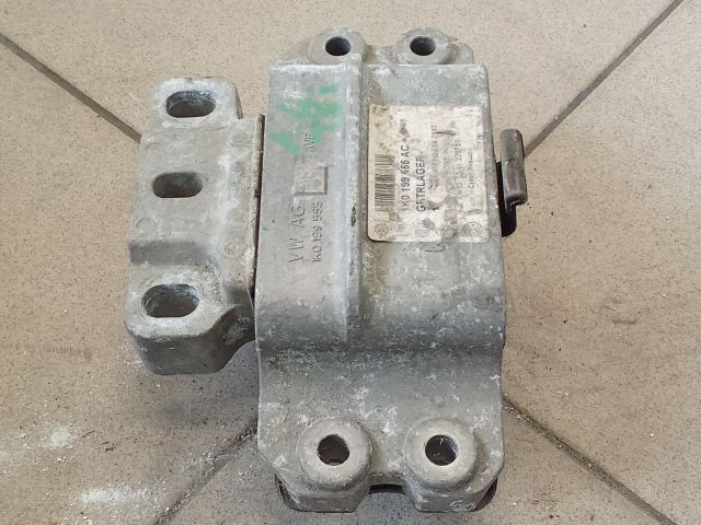 bontott VW GOLF V Motor Tartó Bak (Pozíciófüggetlen)