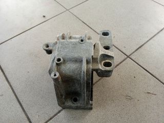 bontott VW GOLF V Motor Tartó Bak (Pozíciófüggetlen)