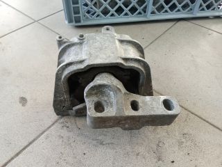 bontott VW GOLF V Motor Tartó Bak (Pozíciófüggetlen)