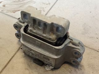 bontott VW GOLF V Motor Tartó Bak (Pozíciófüggetlen)