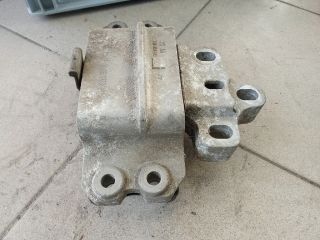 bontott VW GOLF V Motor Tartó Bak (Pozíciófüggetlen)
