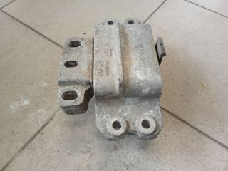bontott VW GOLF V Motor Tartó Bak (Pozíciófüggetlen)