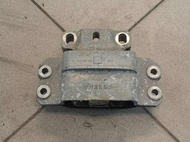 bontott VW GOLF V Motor Tartó Bak (Pozíciófüggetlen)