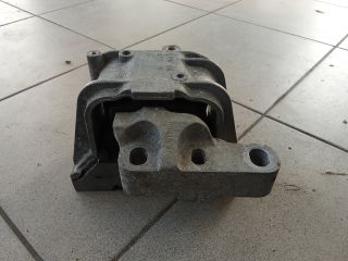 bontott VW GOLF V Motor Tartó Bak (Pozíciófüggetlen)