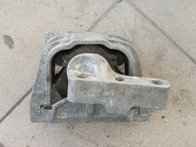 bontott VW GOLF V Motor Tartó Bak (Pozíciófüggetlen)