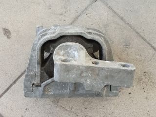 bontott VW GOLF V Motor Tartó Bak (Pozíciófüggetlen)