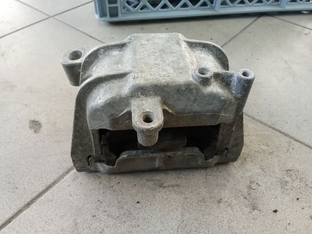 bontott VW GOLF V Motor Tartó Bak (Pozíciófüggetlen)