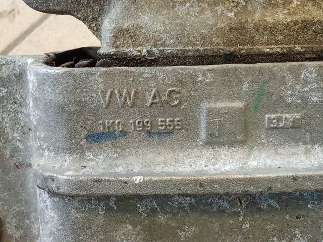 bontott VW GOLF V Motor Tartó Bak (Pozíciófüggetlen)