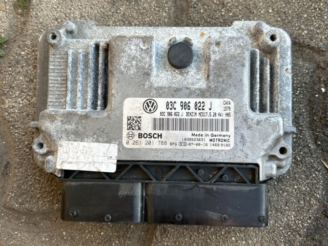 bontott VW GOLF V Motorvezérlő