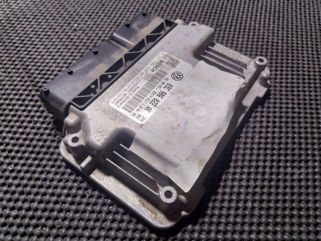 bontott VW GOLF V Motorvezérlő