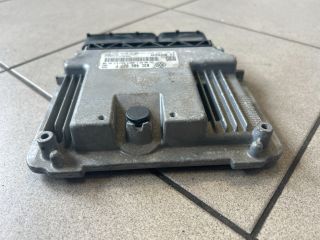 bontott VW GOLF V Motorvezérlő