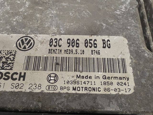 bontott VW GOLF V Motorvezérlő