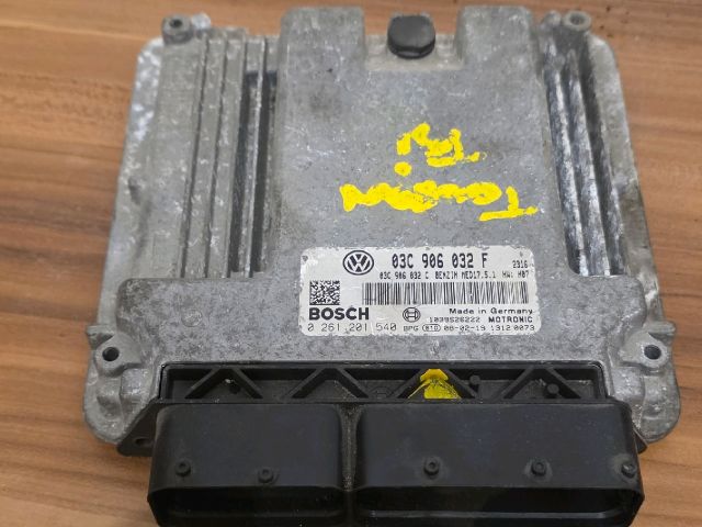 bontott VW GOLF V Motorvezérlő