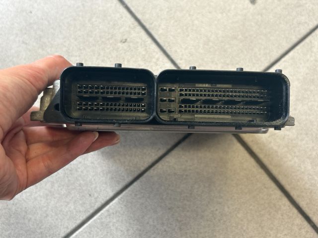 bontott VW GOLF V Motorvezérlő