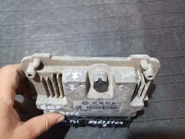 bontott VW GOLF V Motorvezérlő
