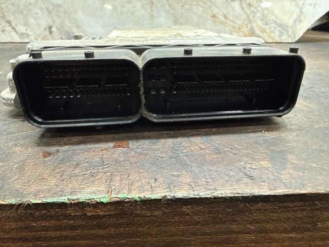 bontott VW GOLF V Motorvezérlő