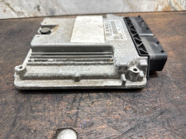 bontott VW GOLF V Motorvezérlő