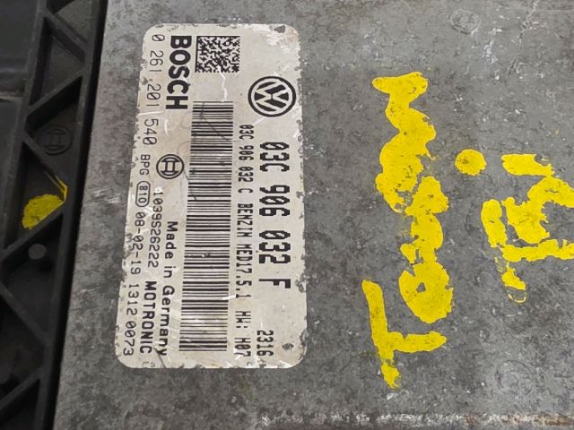 bontott VW GOLF V Motorvezérlő