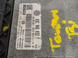 bontott VW GOLF V Motorvezérlő