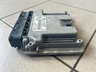 bontott VW GOLF V Motorvezérlő