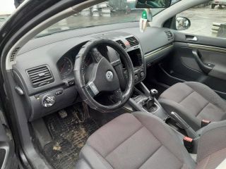 bontott VW GOLF V Motorvezérlő