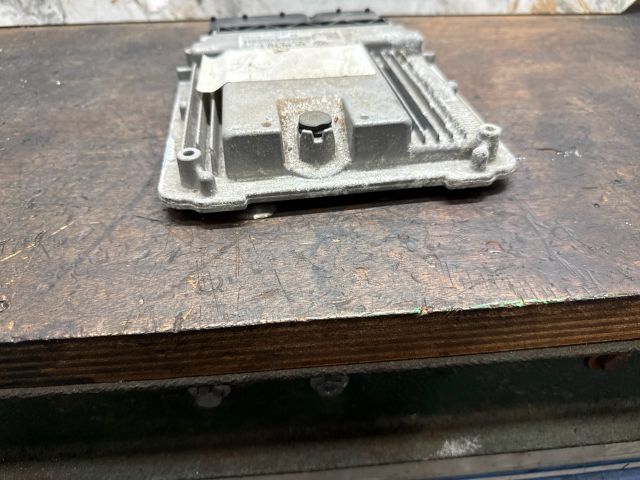 bontott VW GOLF V Motorvezérlő